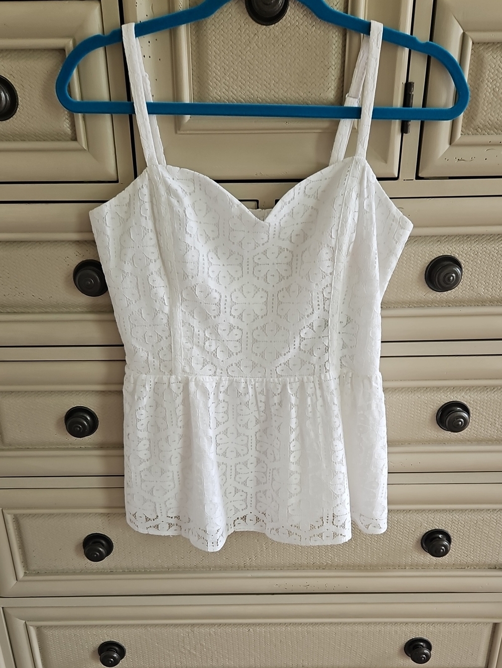 NWT Lilly Pulitzer Resort White Gardenia Lace Feminine Peplum Top Sz. 8